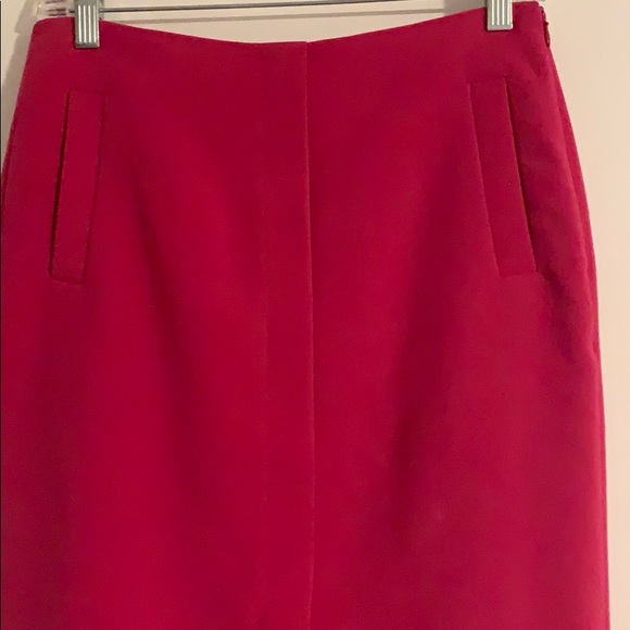 Banana Republic Beautiful Bright Pink Pencil Skirt with Front Pockets - Picture 3 of 5